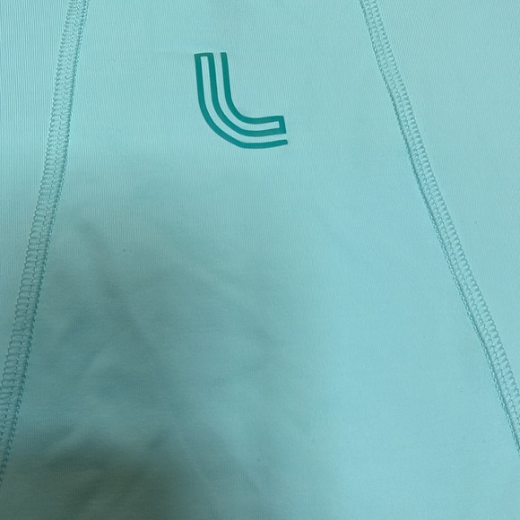 Lole women's training shirt size L baby blue perfect for spring - Picture 5 of 7